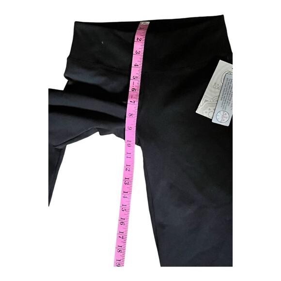 Balance Collection Black Cropped Athletic Workout Yoga Capri  Legging Sz XS NWT - Picture 6 of 13